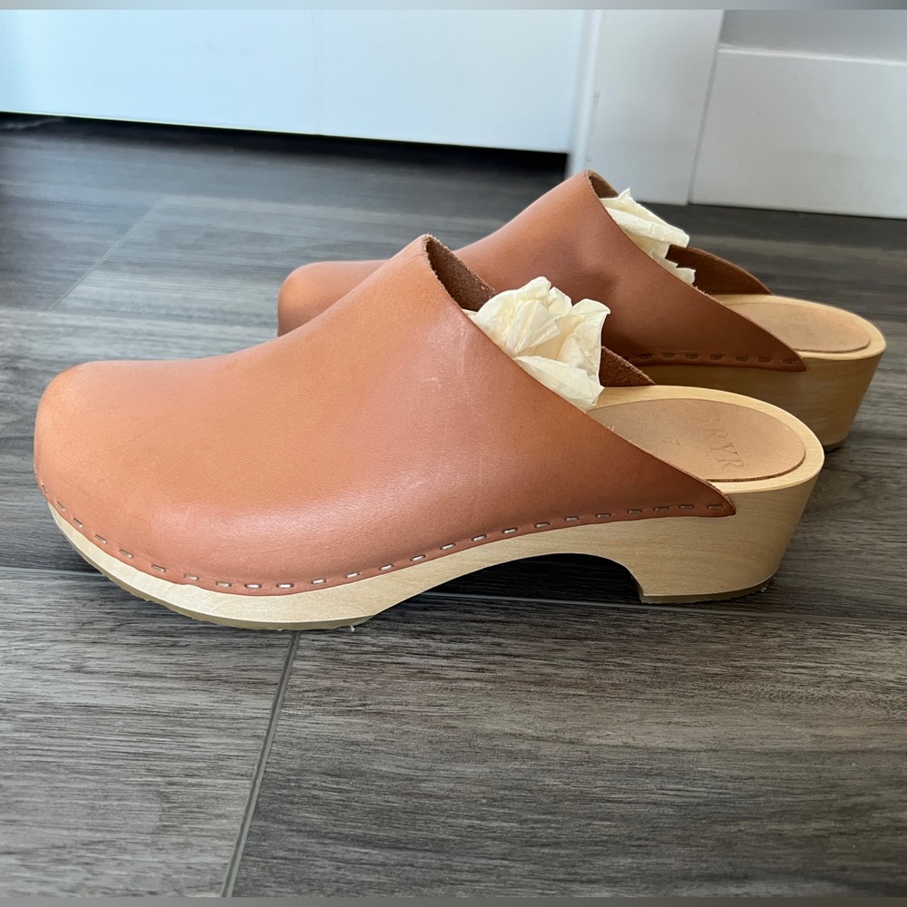 Bryr Worker Clogs size 7/37